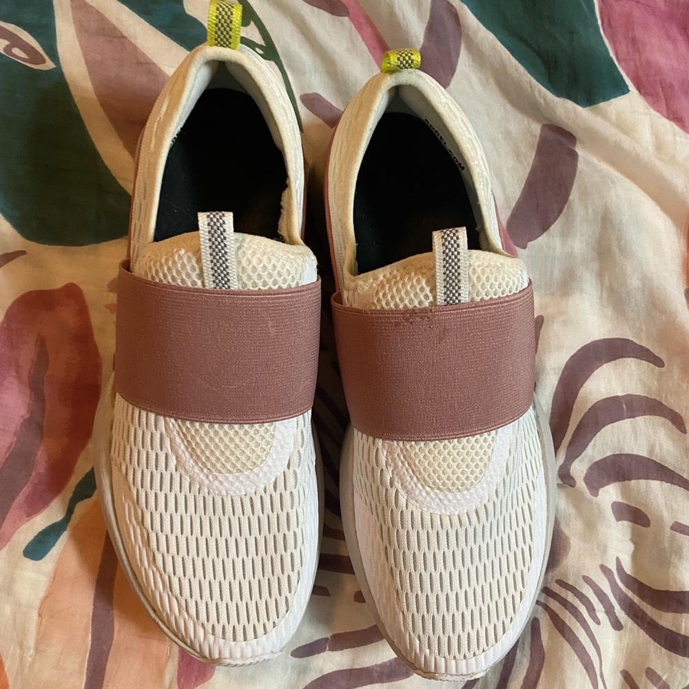 Brand new Sorel slip on tennis shoe.